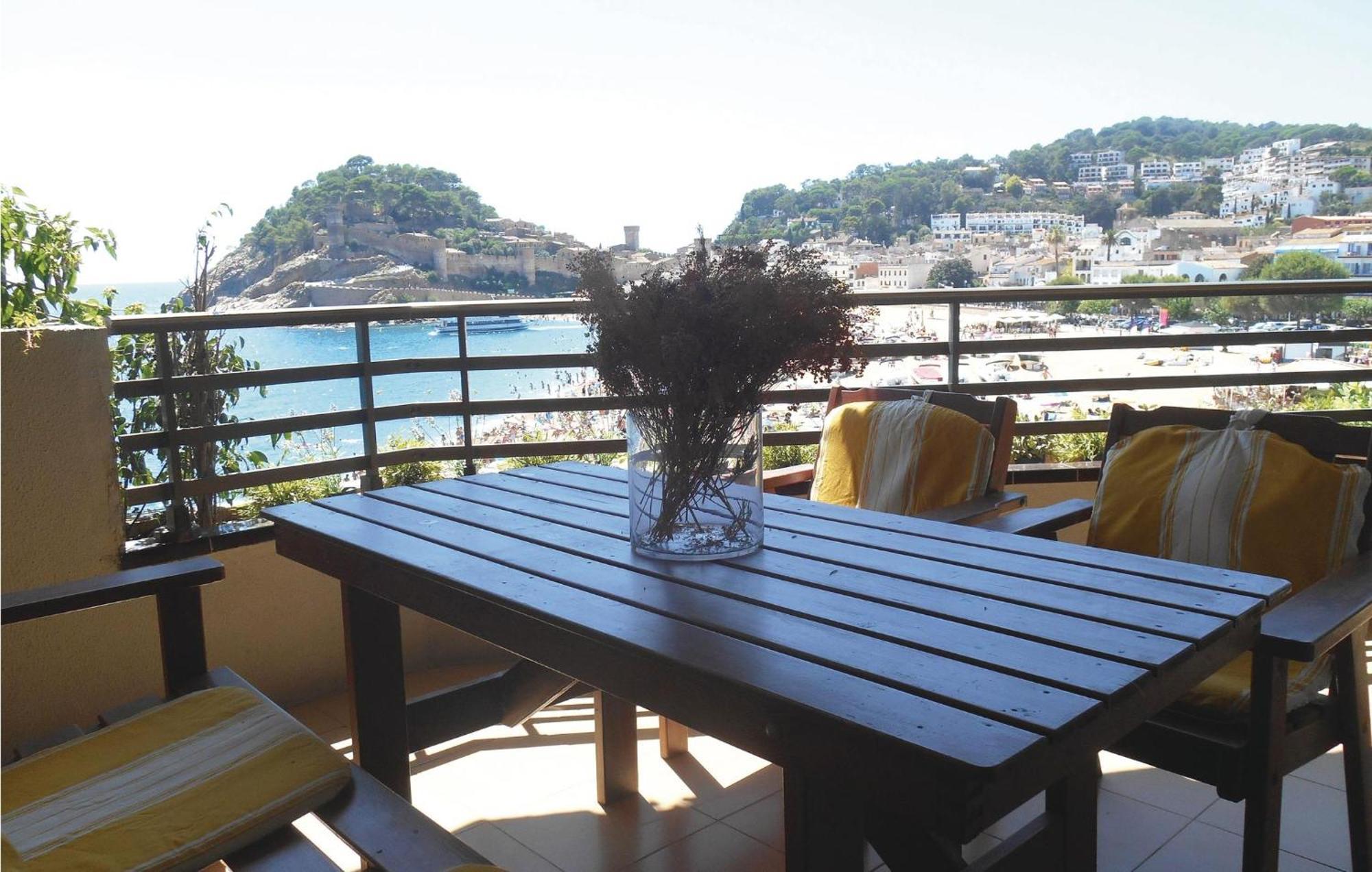 3 Bedroom Gorgeous Apartment In Tossa De Mar Exteriör bild